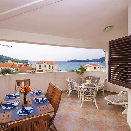 Apartment Meri Razanj With Sea View Bagian luar foto