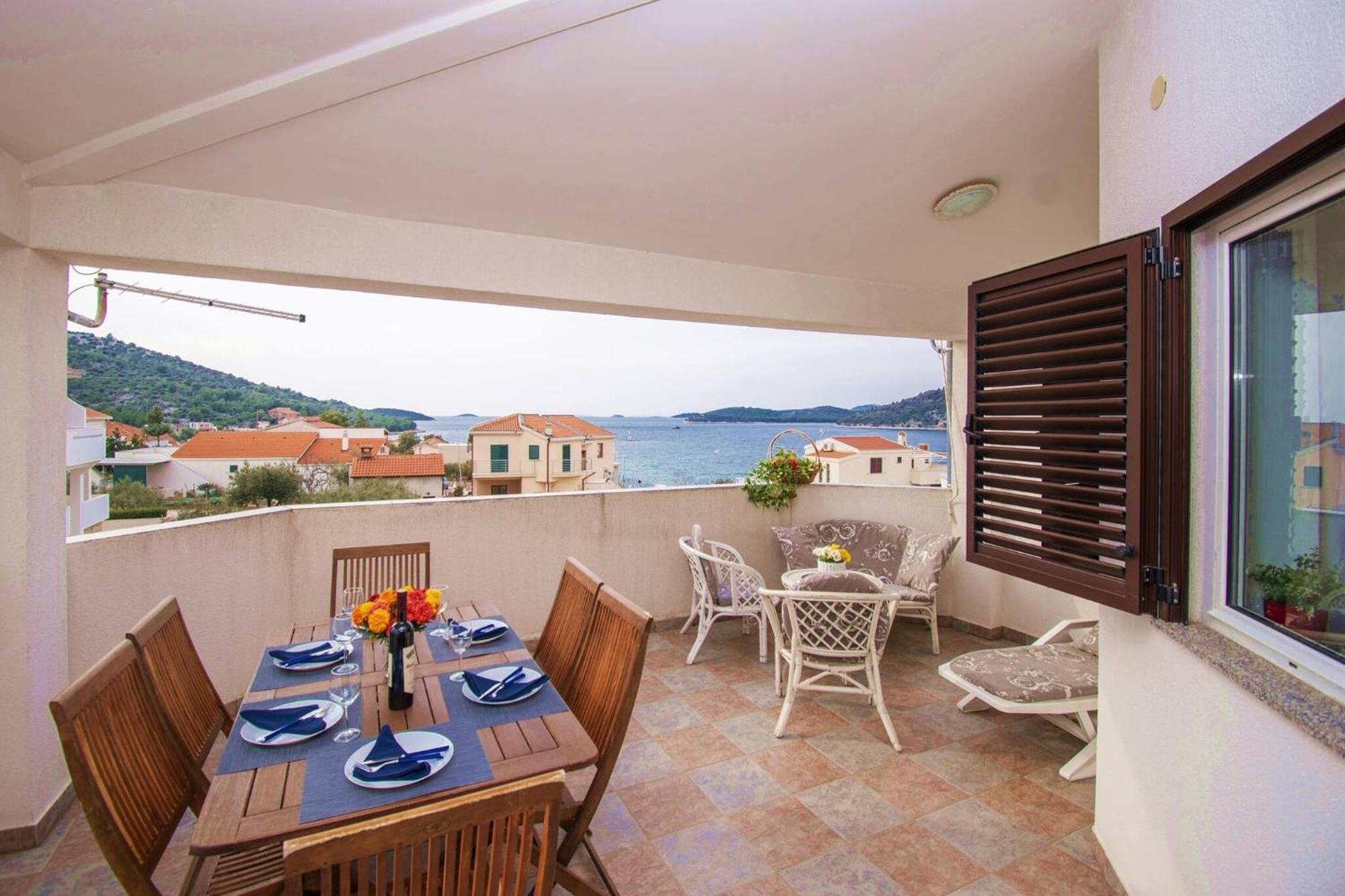 Apartment Meri Razanj With Sea View Bagian luar foto