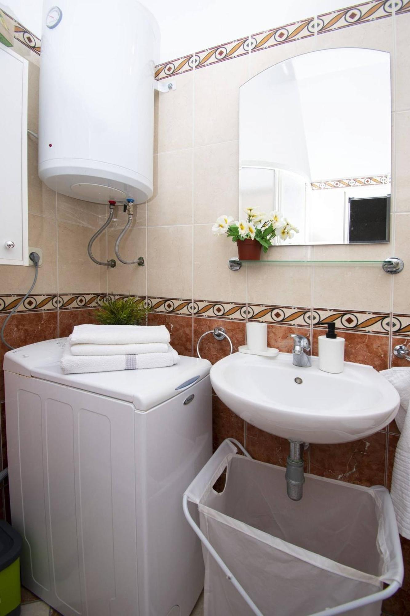 Apartment Meri Razanj With Sea View Bagian luar foto