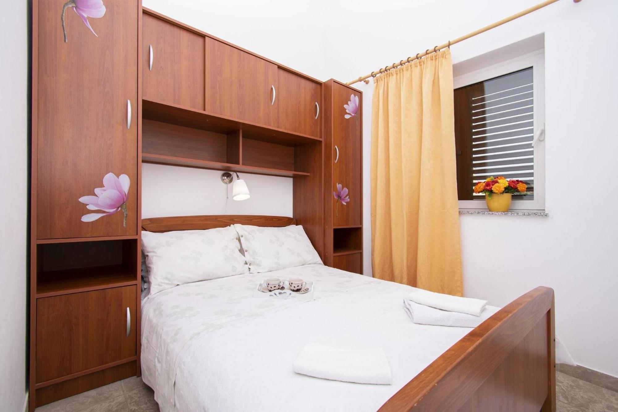 Apartment Meri Razanj With Sea View Bagian luar foto