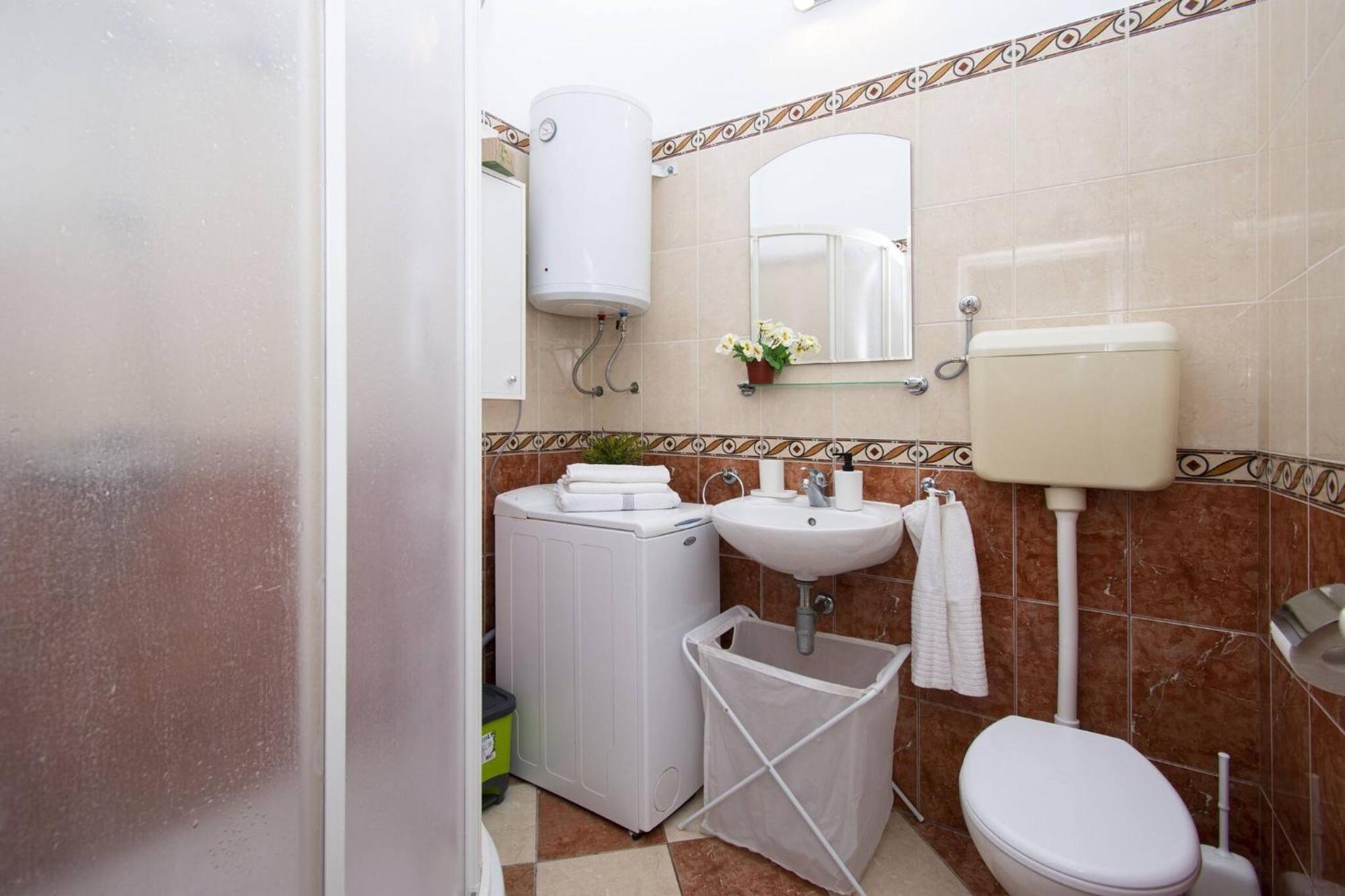 Apartment Meri Razanj With Sea View Bagian luar foto