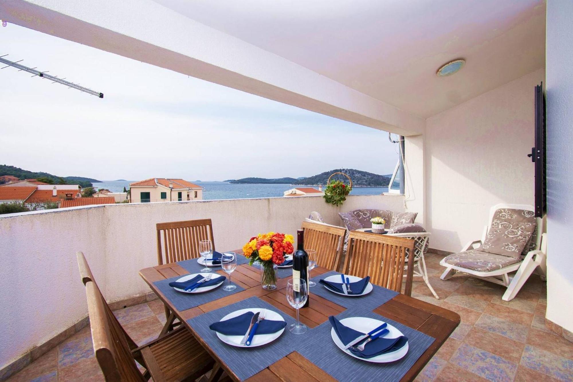 Apartment Meri Razanj With Sea View Bagian luar foto